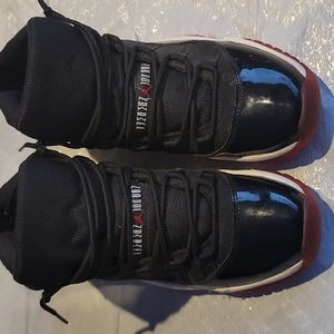 Big Kids Black Jordan 11 (Y7/women 8.5/9)